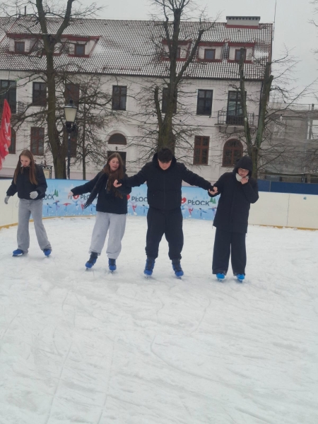 Lód pod stopami, upał w sercu. Na lodowisku