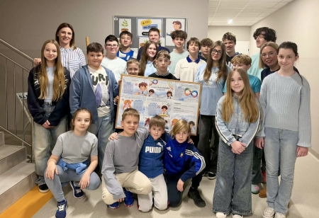 Dzień Świadomości Autyzmu. Niebieski gest wsparcia